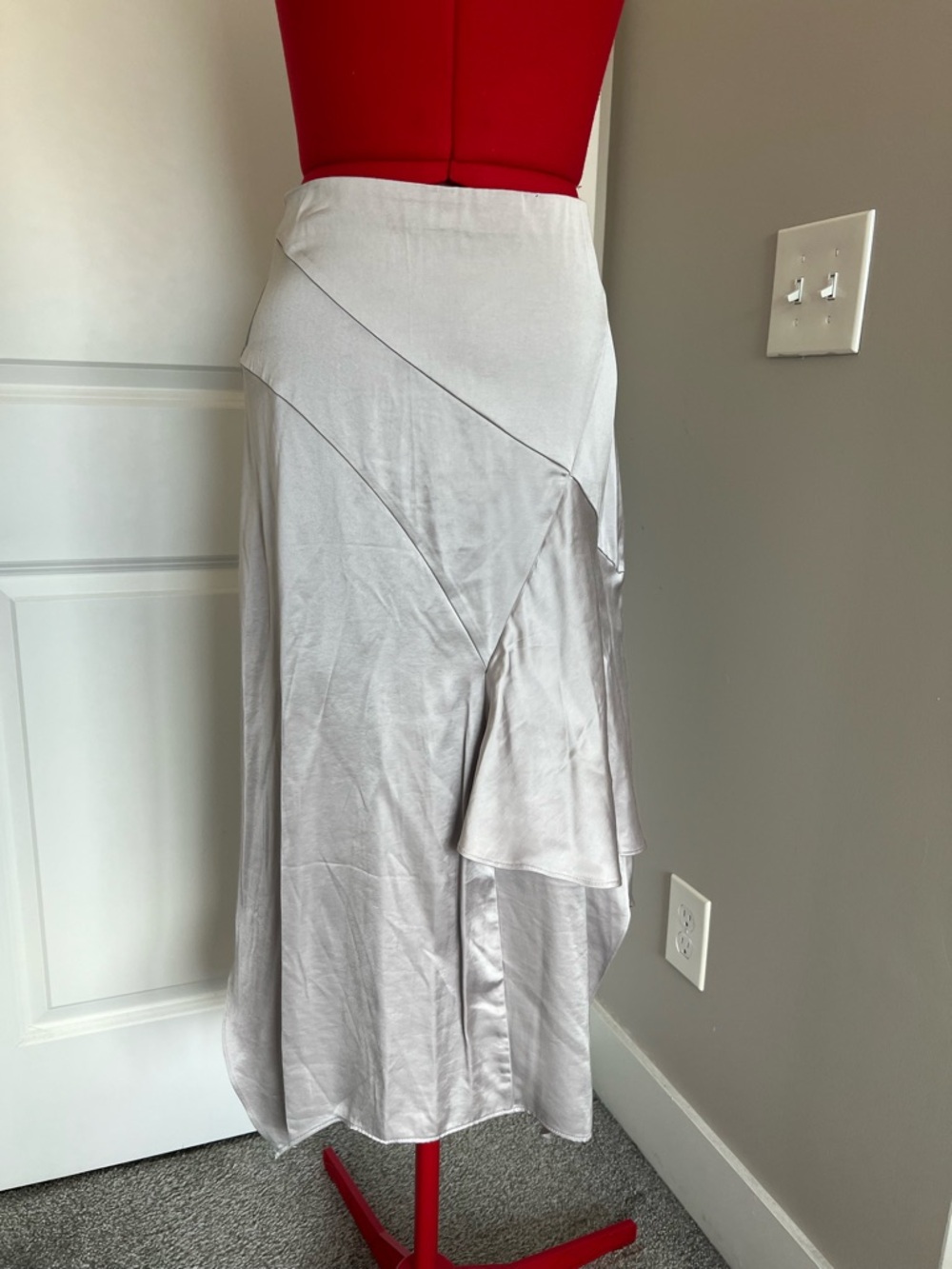 Express Ivory Asymmetrical Satin Midi Skirt - Picture 2 of 7